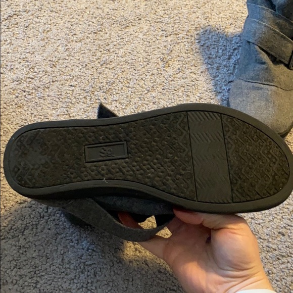 Grey booties - Picture 3 of 3